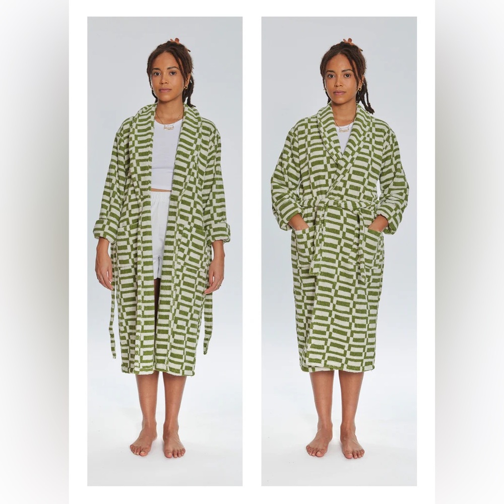 NEW Great Indoors Spectre Robe XXL/XXXL